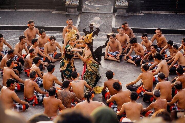 Skip-the-Line: Uluwatu Kecak Dance Ticket (First Session)