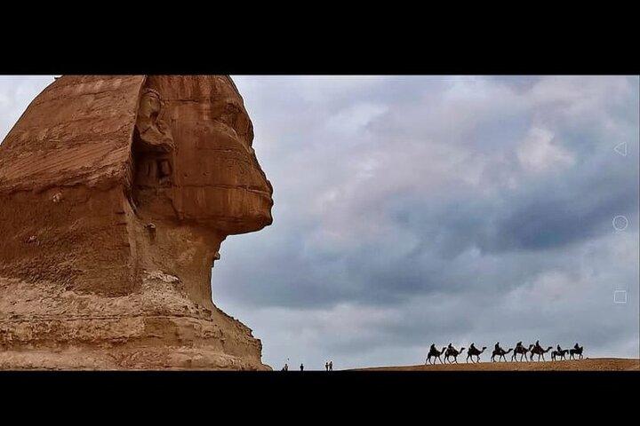 Private Giza Pyramids Sphinx and Egyptian Museum Tour
