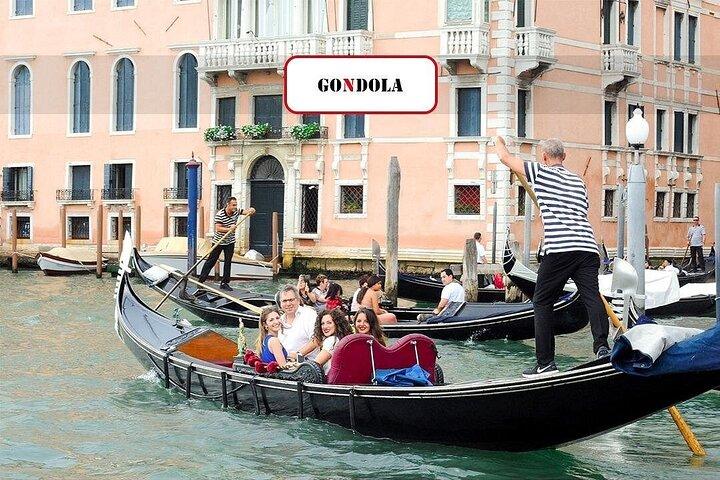 Crafted Gondola Ride under Breathtaking Bridge of Sighs™