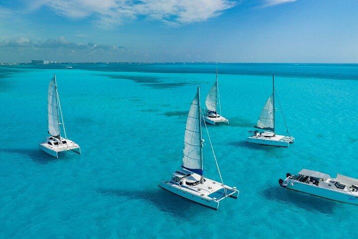 Isla Mujeres Catamaran Tour with Snorkeling, Open Bar & Buffet