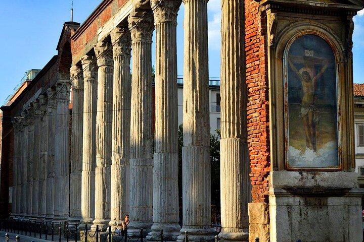 Milan Navigli Walking Tour and Aperitif
