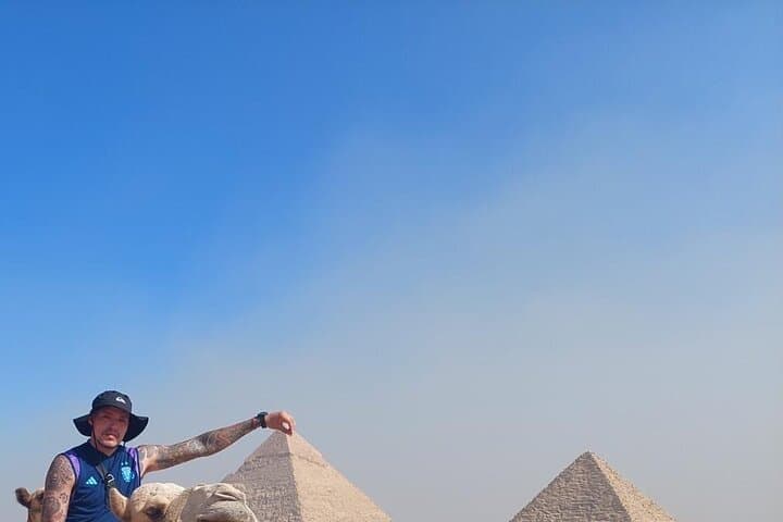 complete package pyramids, memfis, saqara and museum + free dinner