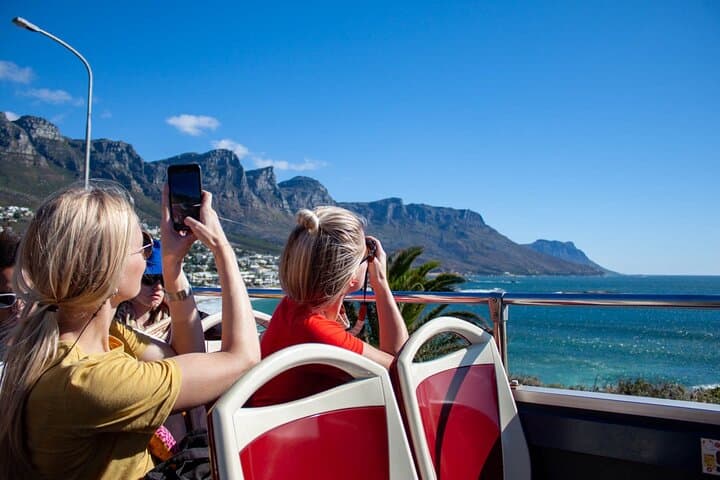 Cape Town Hop- On Hop -Off Tour and Groot Constantia Wine Tasting