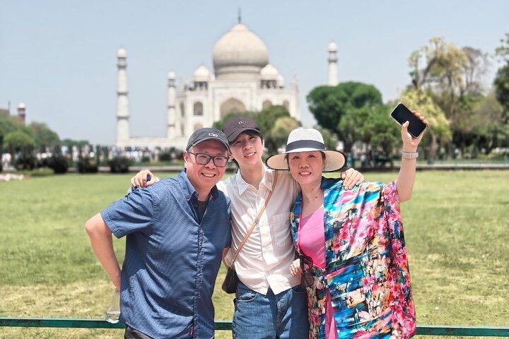 Agra: Skip the Line Taj Mahal and Agra Fort Private Tour