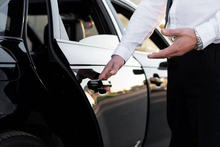CMB Airport Private Transfer to Any City in Sri Lanka by A/C Car