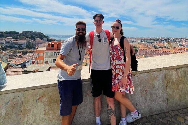 4 Hours Private Tuk Tuk Tour in Lisbon