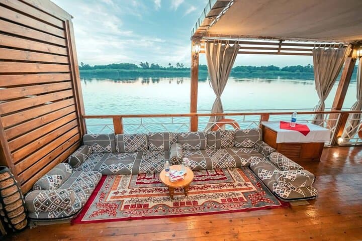 Enjoy 5 Nights Nile Dahabiya includes tours from Luxor to Aswan