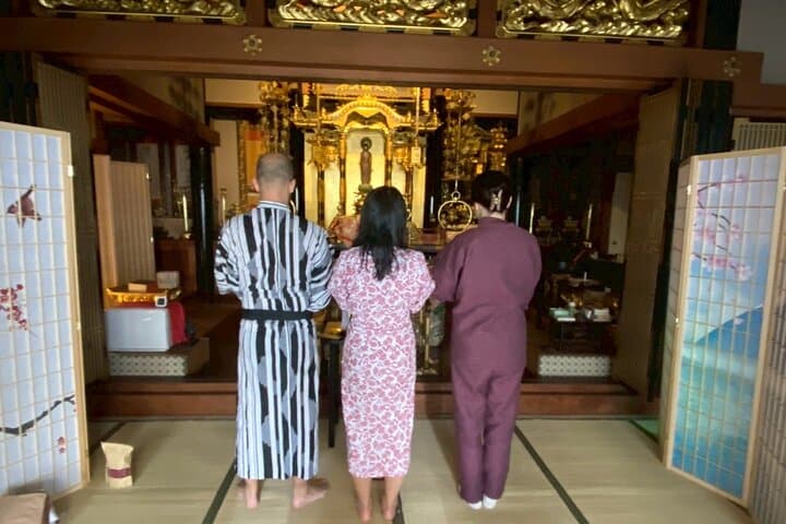 Osaka:Bamboo Healing Massage at the Temple