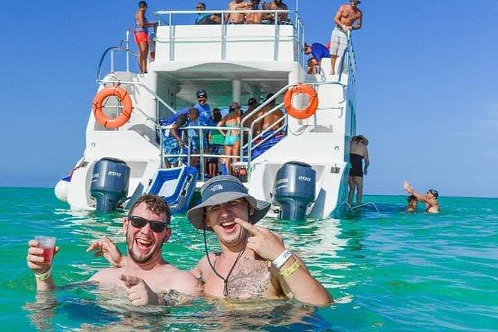 Sunshine PARTY BOAT CATAMARAN-PARTY+DRINKS+SNORKELING+NATURAL
