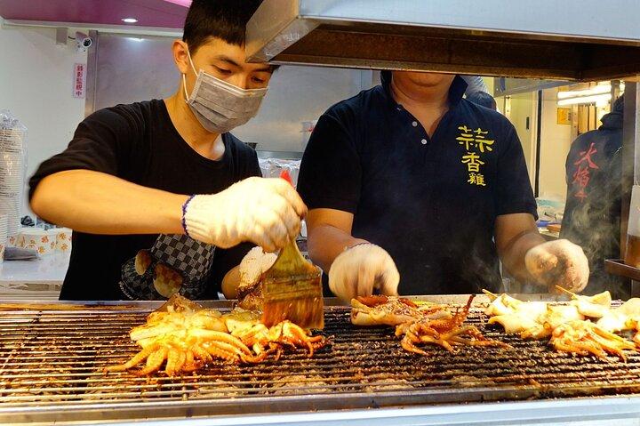 Taipei Street Food & Night Market Tour with a Local: Private & Custom