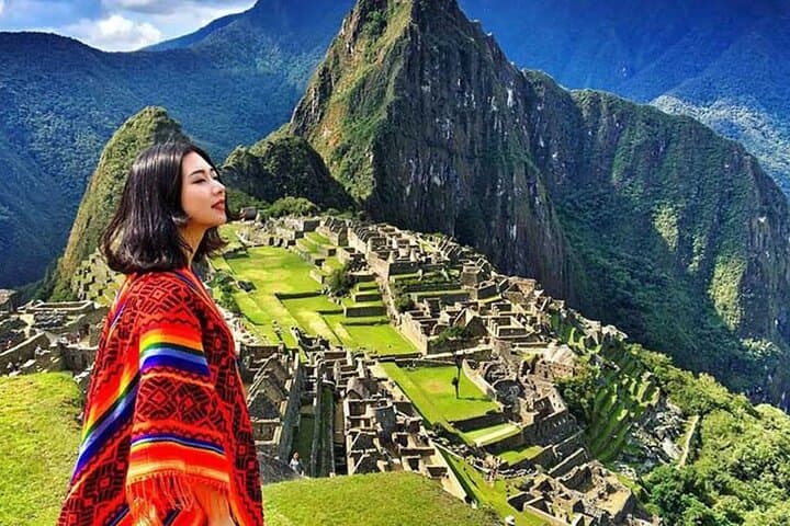 A Day at Machu Picchu, Journey to the Heart of the Andes