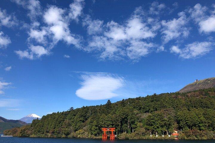 Mount Fuji Shopping Day Tour with Hakone Pirate Ship and Ropeway