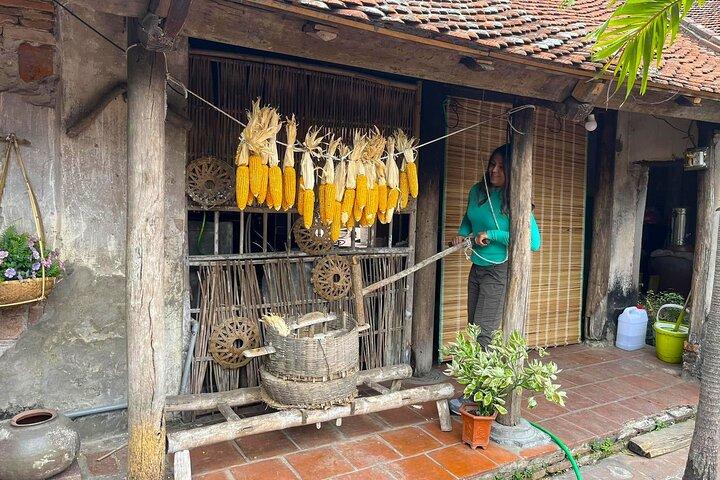Hanoi: Duong Lam Ancient Village Highlights Discovery Jeep Tour