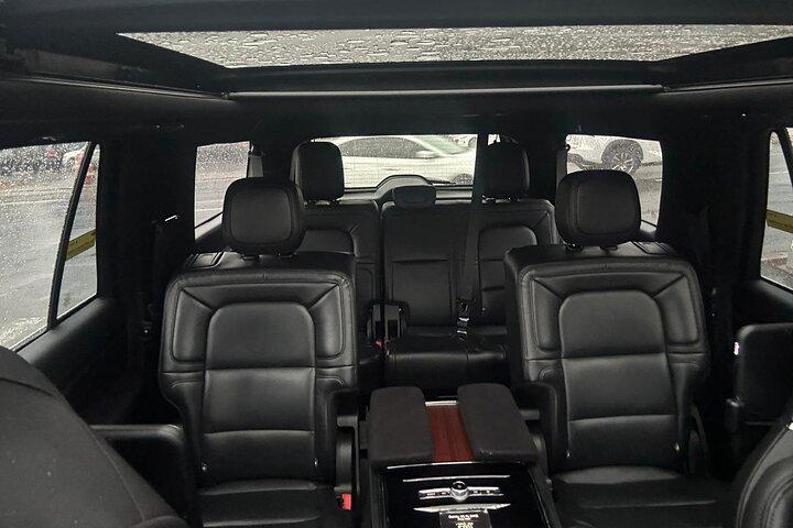 EWR, LGA, JFK Private Airport Transfer in NYC with SUV or Sedan