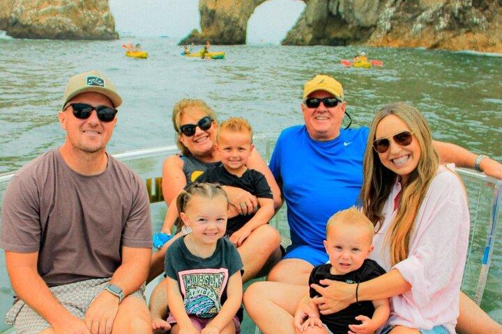 Instagrammable Glass-bottom boat trip in Los Cabos Bay