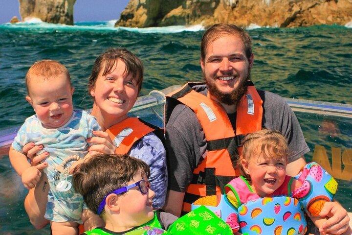Instagrammable Glass-bottom boat trip in Los Cabos Bay