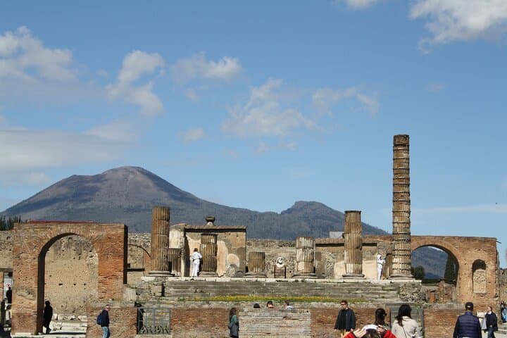 Guided tour of Pompeii without stress
