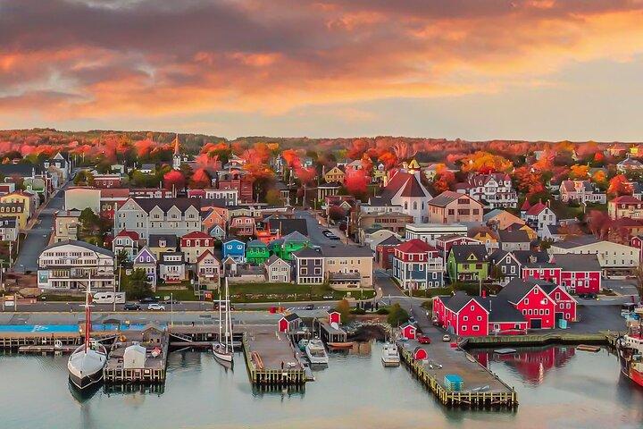 Discover Lunenburg and Mahone Bay Guided Tour
