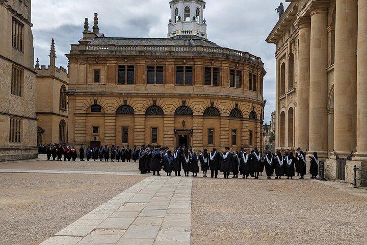 Oxford University and Harry Potter Tour with Live Entertainment