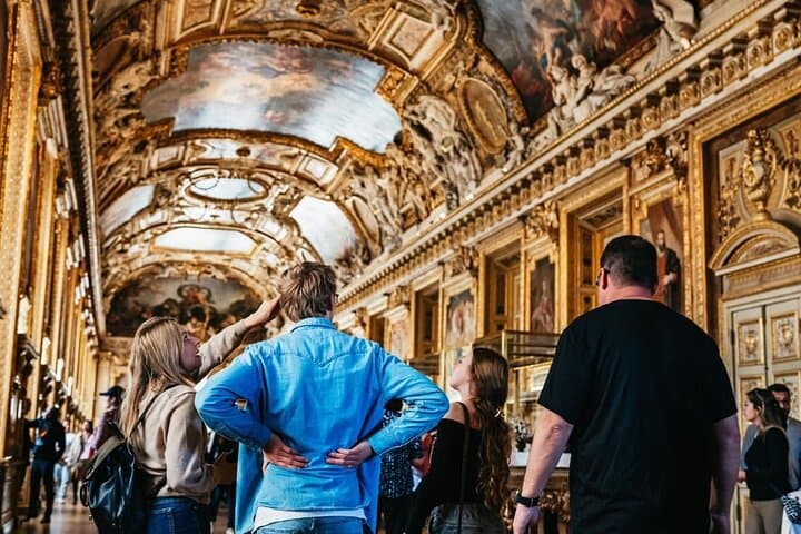 Paris: Louvre Museum Tour Mona Lisa & Iconic Masterpieces