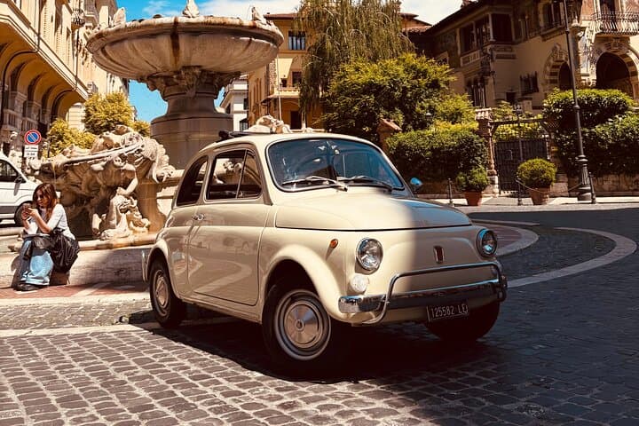 Rome: Retro Fiat 500 Car Tour with Pro Photographer