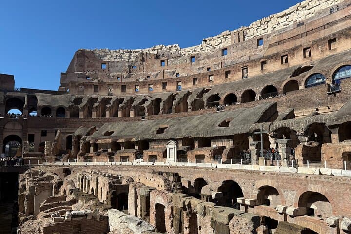 Colosseum-Roman Forum and Palatine Hills Guided Tour