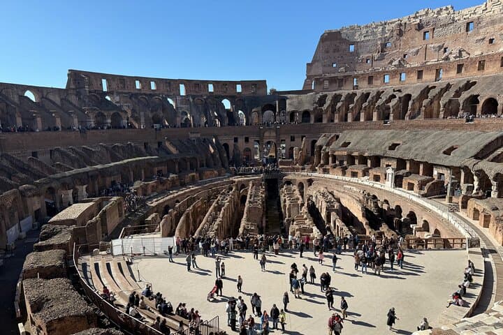 Colosseum-Roman Forum and Palatine Hills Guided Tour