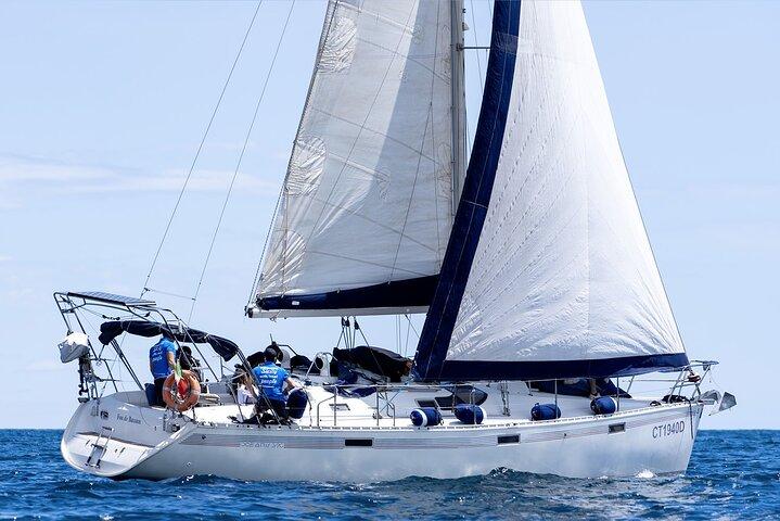 Catania: Sail Cyclops Coast by Boat and Enjoy a Sicilian Aperitif