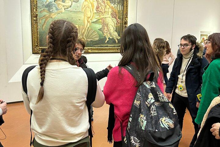 Kid-Friendly Uffizi Museum Tour in Florence with Botticelli & Leonardo Works