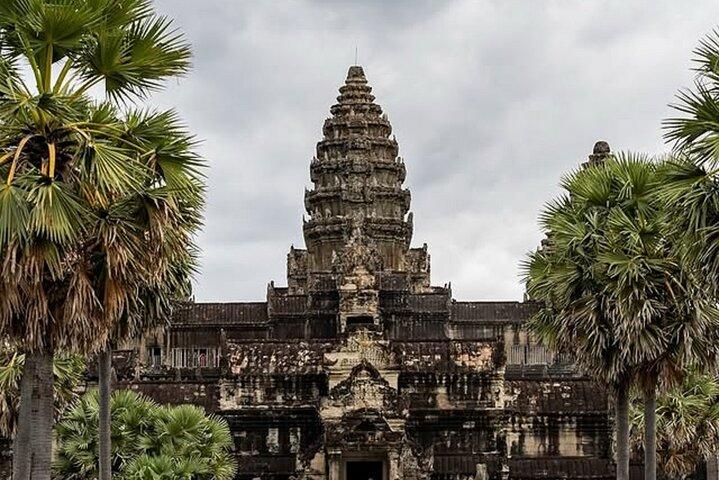 Siem Reap Private Full Day Angkor Wat Tour with Sunset or Sunrise