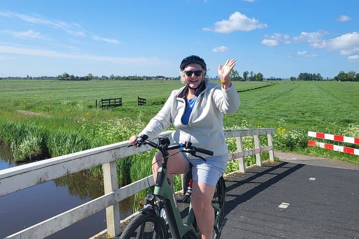 Amsterdam E Bike Tour to the Windmills of Zaanse Schans