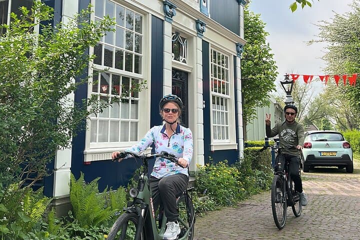 Amsterdam E Bike Tour to the Windmills of Zaanse Schans
