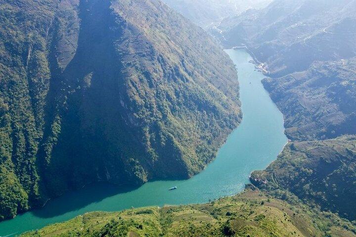 Discover Ha Giang Loop Tour 3 Day 4 Nights with EASY-RIDER