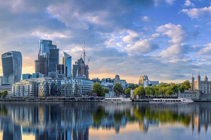 London Thames River Cruise Tour with Drinks and Dine Options