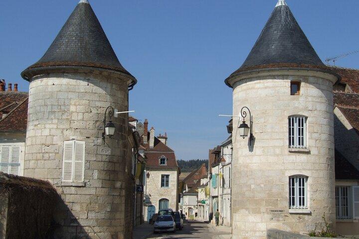 Chablis-Burgundy Wine Day from Paris with 8 Tastings & Lunch