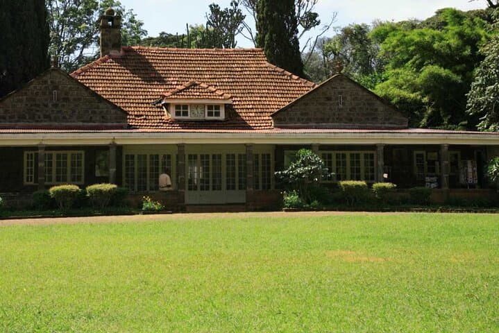 Karen Blixen Museum and Kobe Beads Center Day Tour