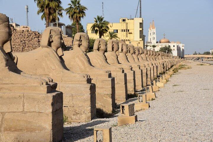 Small Group Trip from Hurghada to Luxor to Valley of the Kings