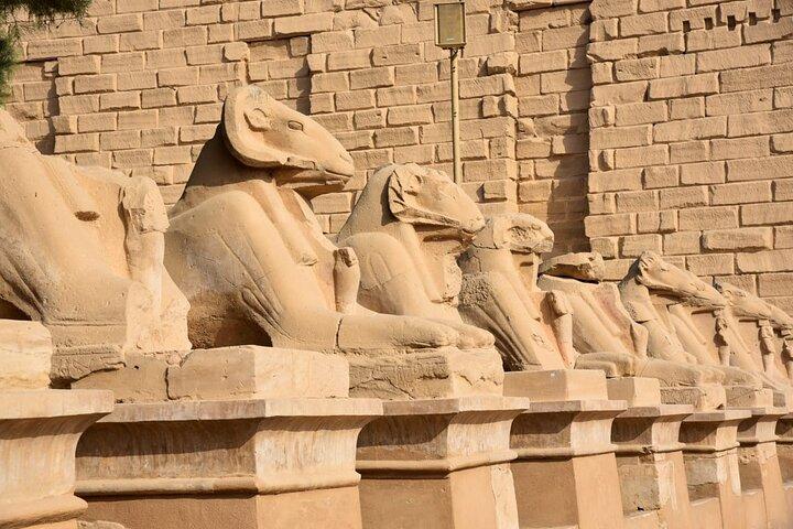 Small Group Trip from Hurghada to Luxor to Valley of the Kings