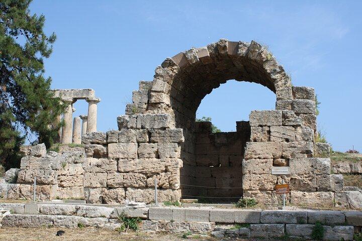 Private Half-Day Tour to Ancient Corinth & Canal from Athens
