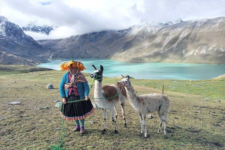 From Cusco: 7 Lakes of Ausangate Tour with Meals