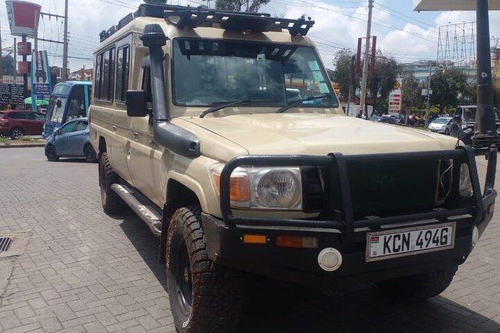 4x4 Safari Landcruiser Rental/hire in Nairobi with driver/guide