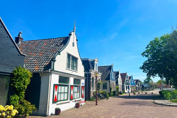 Bike Tour of Amsterdam Countryside and Villages private guide