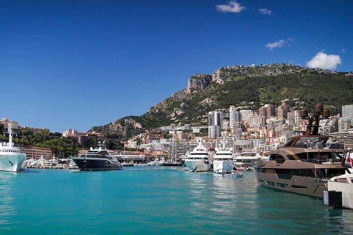 Discovery DE the Principality from the sea