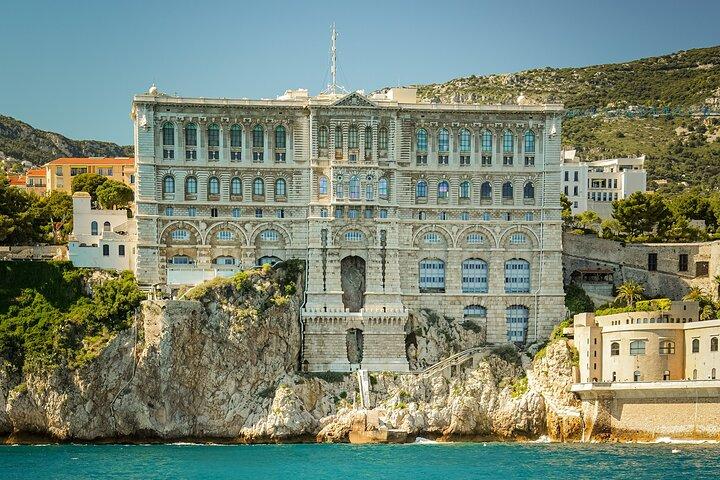 Discovery DE the Principality from the sea