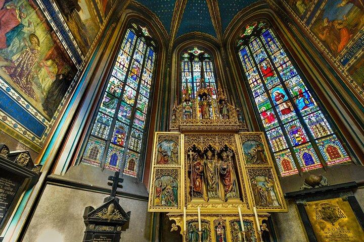 9-Hour Private Prague Tour with Personal Driver