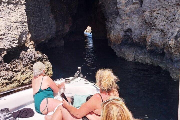 Malta: Private Boat Trip to Comino, Blue Lagoon & Gozo