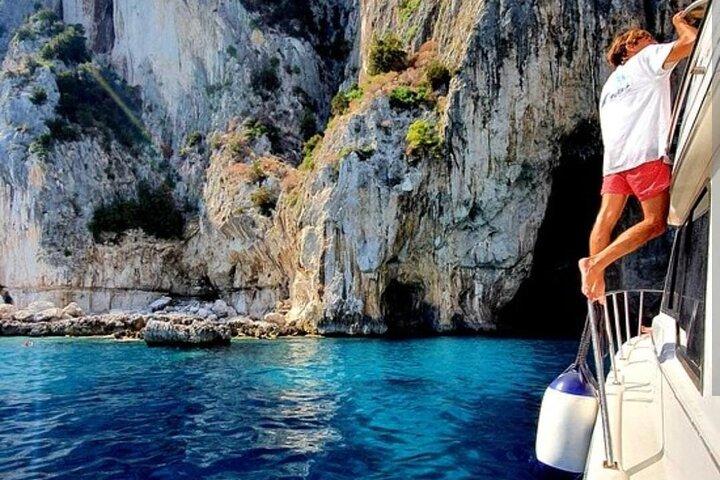 Sorrento: Capri Small-Group Boat Tour with Swim & 4 hour ashore
