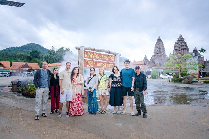 White, Black, Blue Temples & Golden Triangle Tour From Chiang Mai