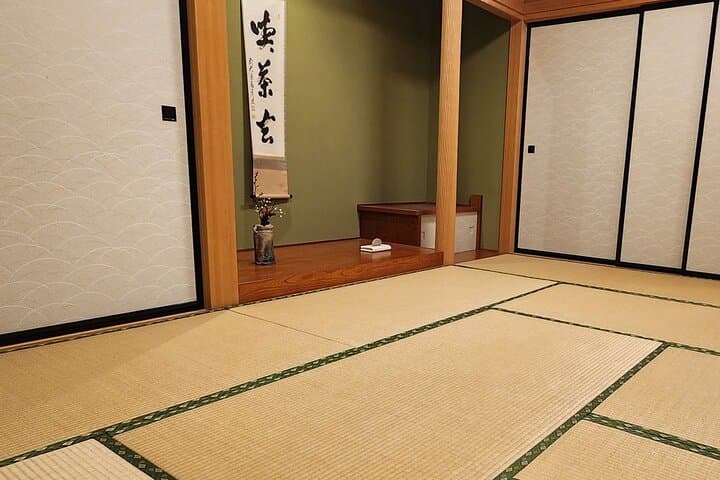 Tokyo Matcha Tea Ceremony Experience in Hanayaka