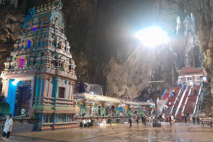 Batu Cave and Kuala Lumpur Heritage Tour by Train and Walking